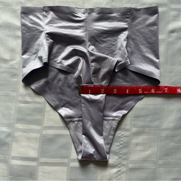 Spanx 2 Pairs New With Tag Small Seamless & High-rise Shape wear Thong Panties - Picture 14 of 17